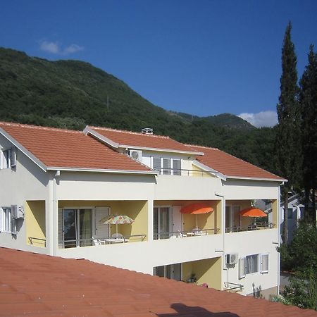 Apartments Viktoria Tivat Exterior photo