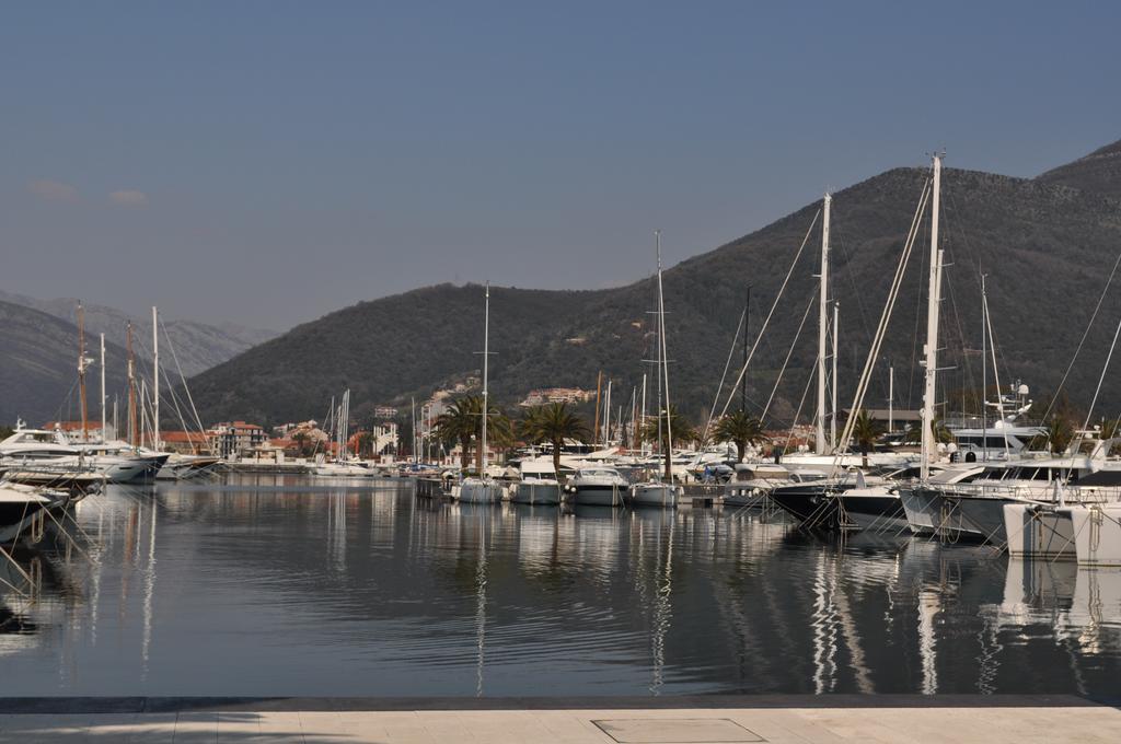 Apartments Viktoria Tivat Exterior photo