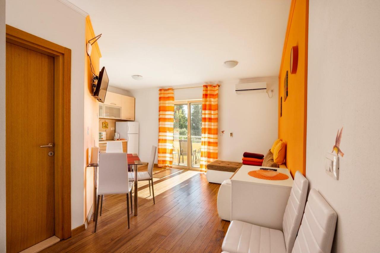 Apartments Viktoria Tivat Exterior photo